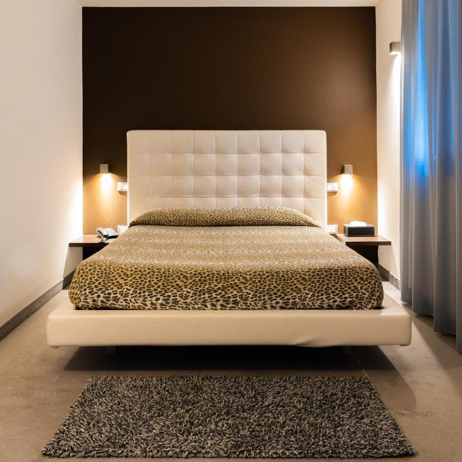 Ex-L Hotell Fiume Veneto Exteriör bild
