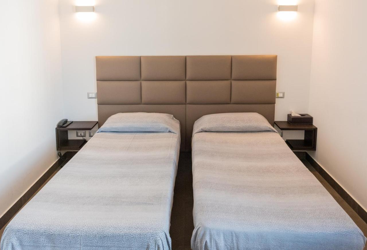 Ex-L Hotell Fiume Veneto Exteriör bild